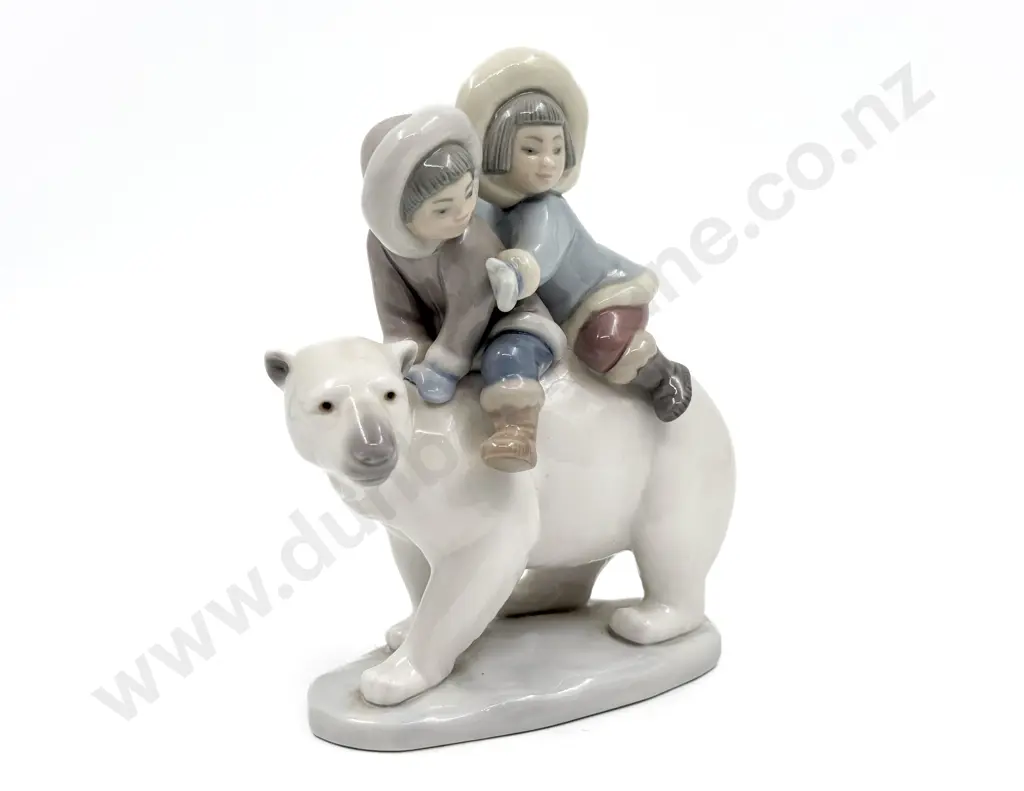 Lladro Group Figure of Children and Polar Bear Image 1++