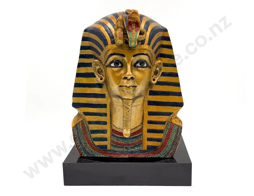 Bust of Tutankhamun Image 1++
