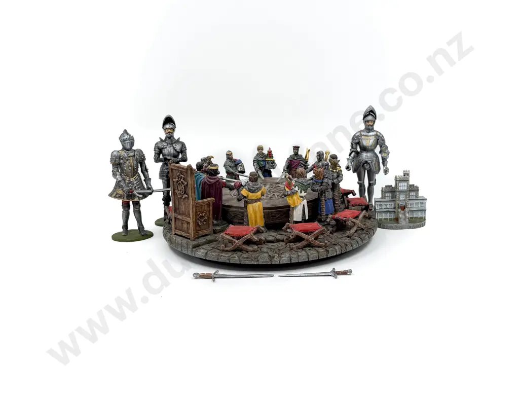 Diorama of the Knights of the Round Table and Others Image 1++