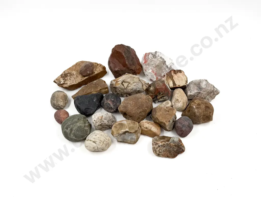 Box of Assorted Geological Samples Image 1++