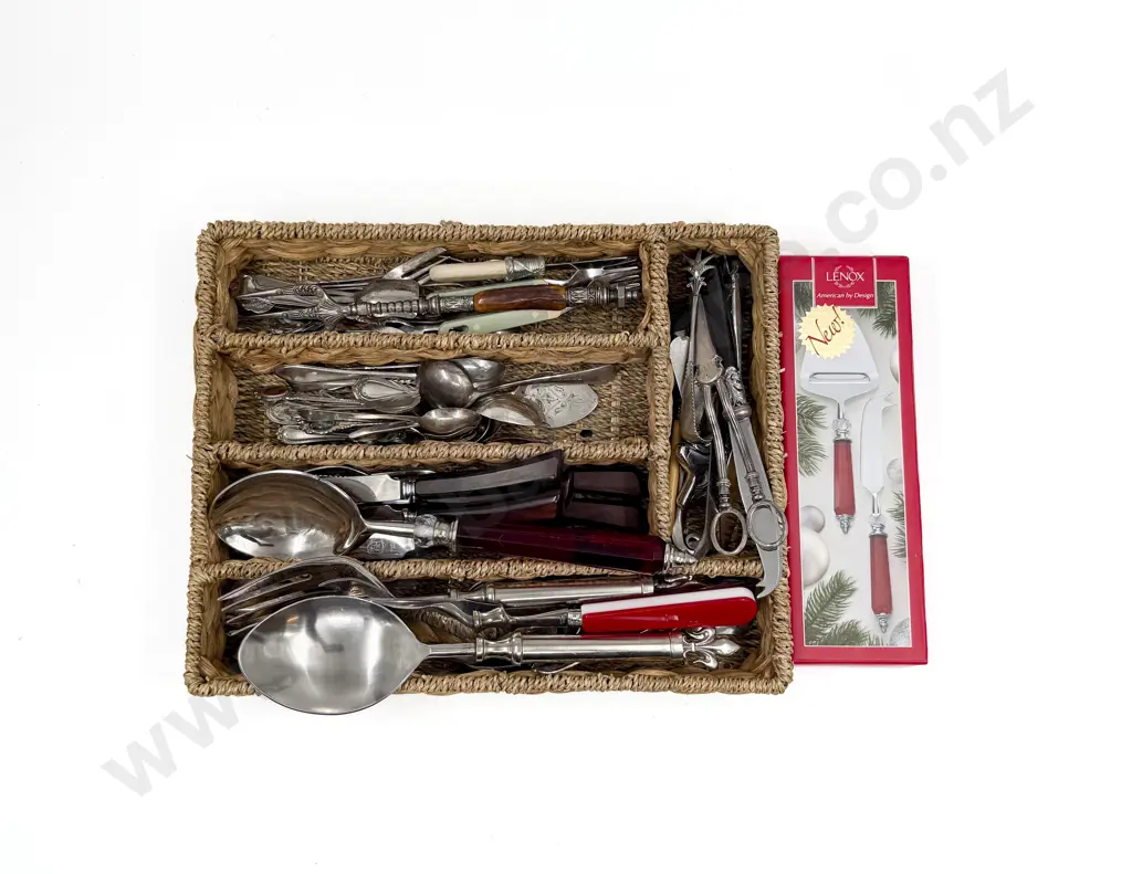 Qty of Assorted Cutlery etc Image 1++