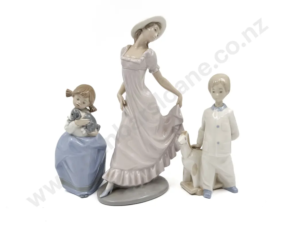 Two Nao Figures and Other Spanish Figure Image 1++