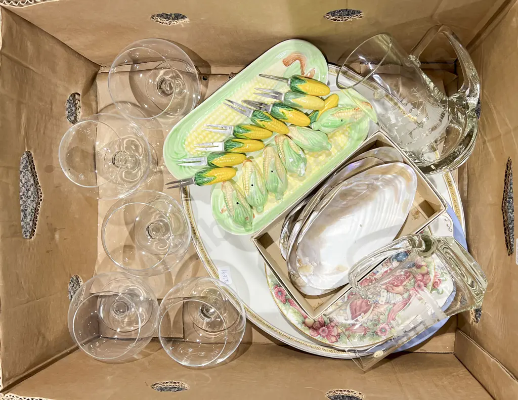 Qty of Assorted China and Glassware Image 1++