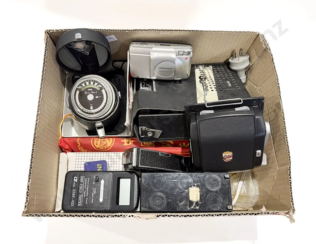 Qty of Assorted Vintage Electronics and Camera Accessories Tpgether With Box of Cinema Reference Image 1++