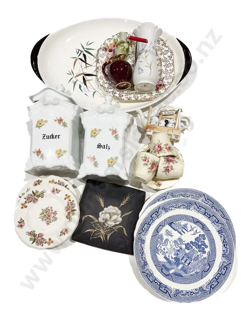 Qty of Assorted Fancy China Including RD Ashet Image 1++