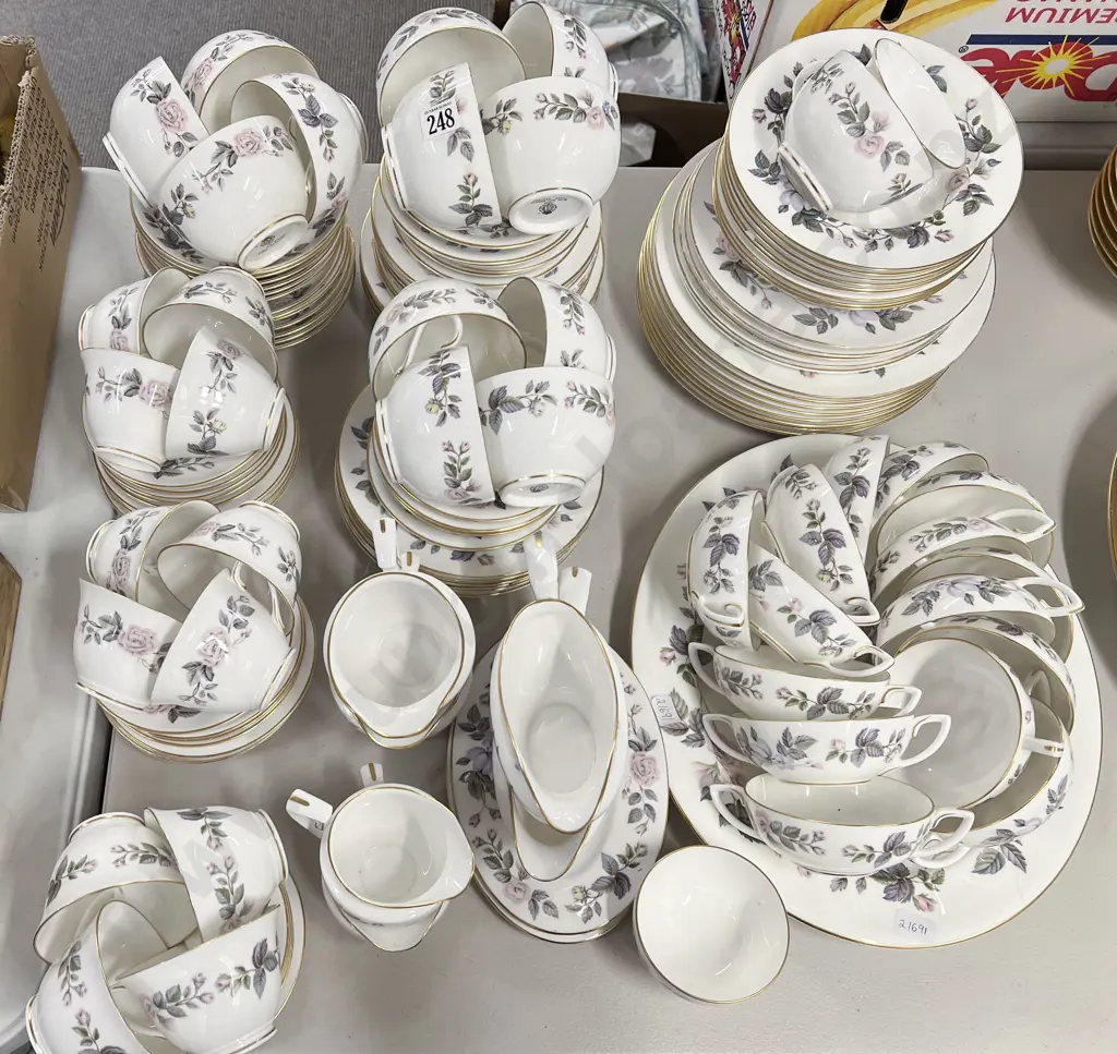 Royal Worcester Dinner Set Image 1++