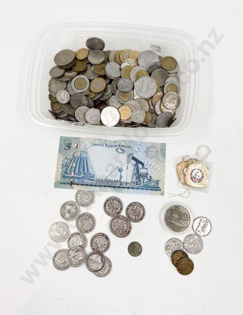 Small Qty Vintage World Pocket Change Coinage with Millennium Medals and Other Image 1++