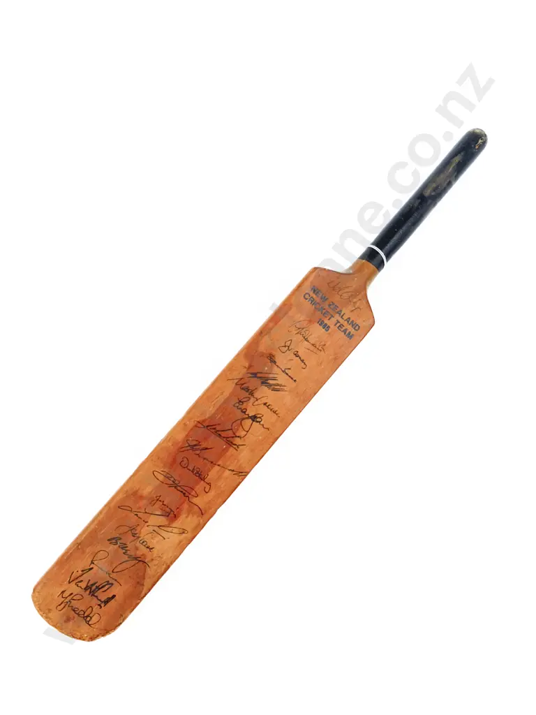 1985 Miniature Cricket Bat Signed by NZ Team Image 1++