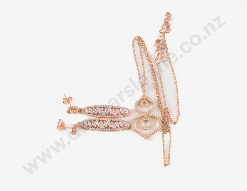 S/S Crystal Pendant on Trace Link Neck Chain with Pair Earrings Image 1++