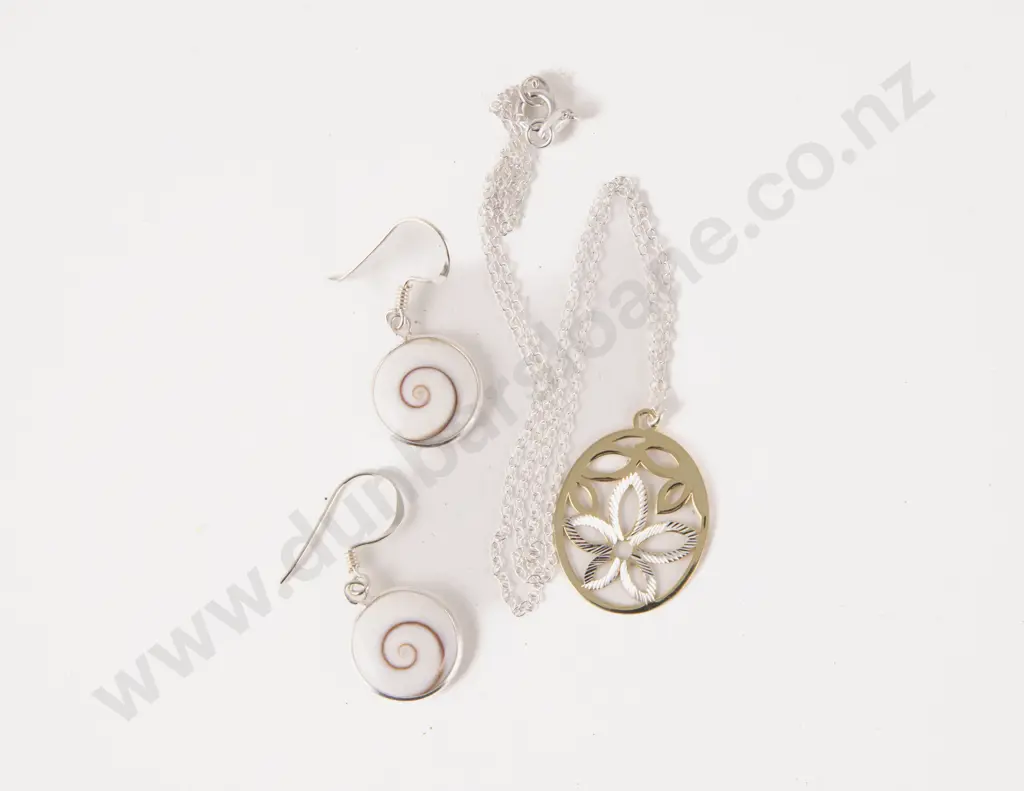 S/S Flower Necklace and Pair Cats Eye Pendant Drop Earrings Image 1++