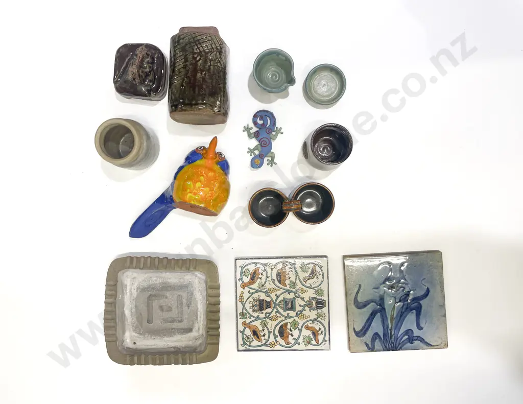 Box Qty of Assorted Pottery Image 1++