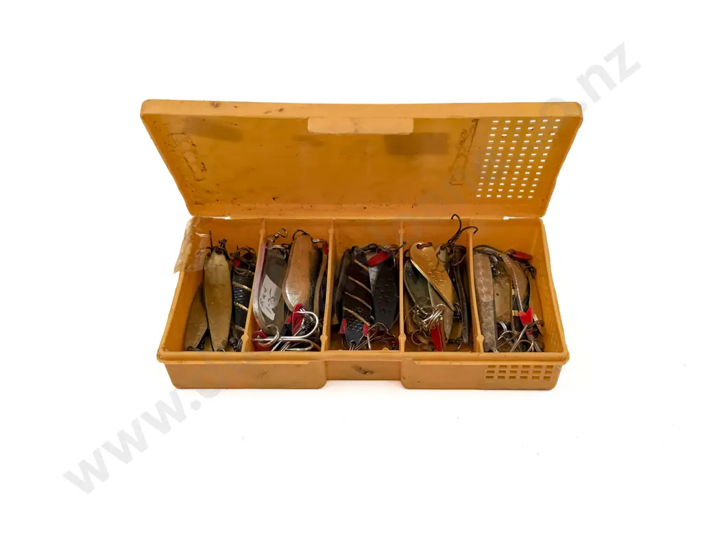 Box of Assorted Fishing Lures Image 1++