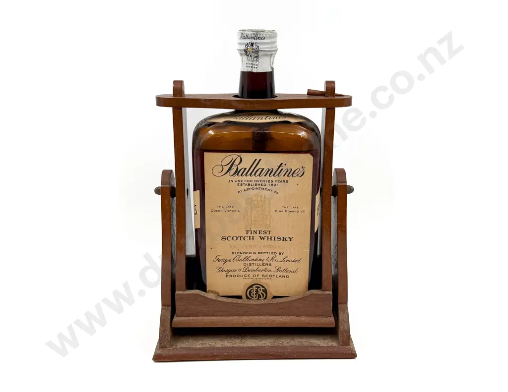 Valentines Whisky Bottle in Wooden Pourer Image 1++