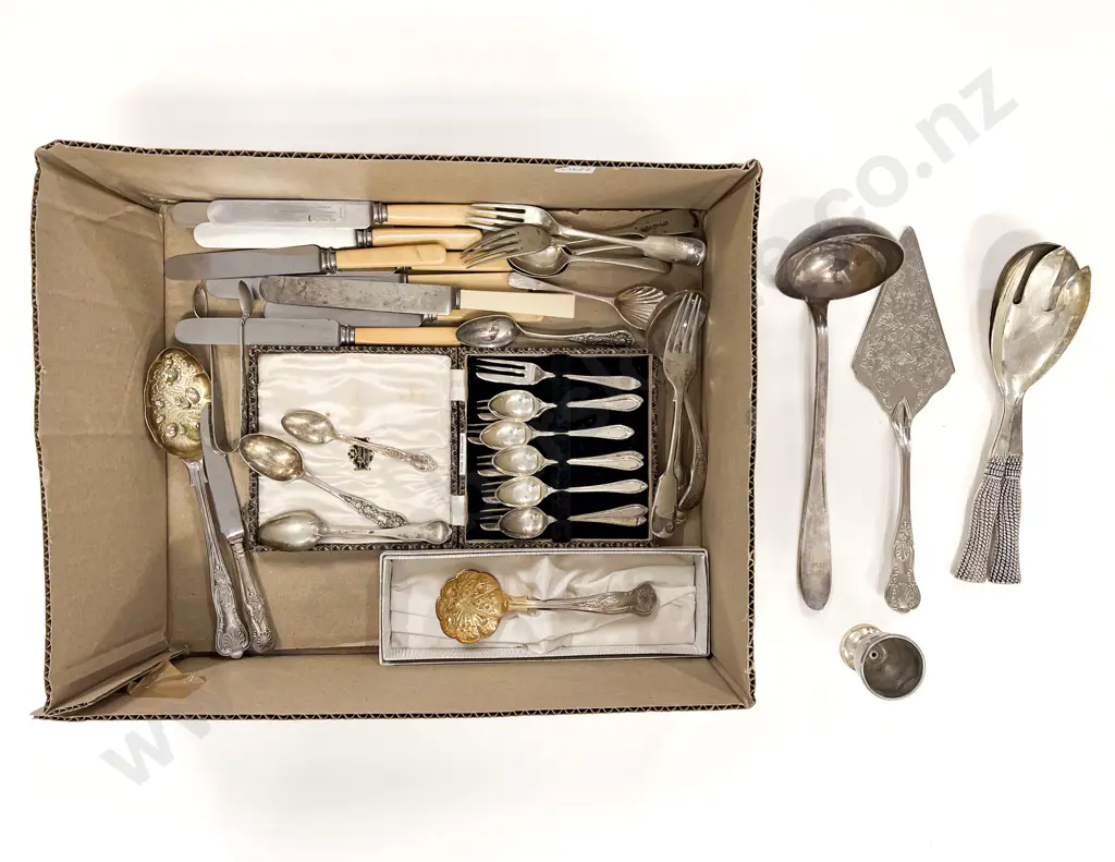 Quantity of S/P Cutlery & Assorted Image 1++