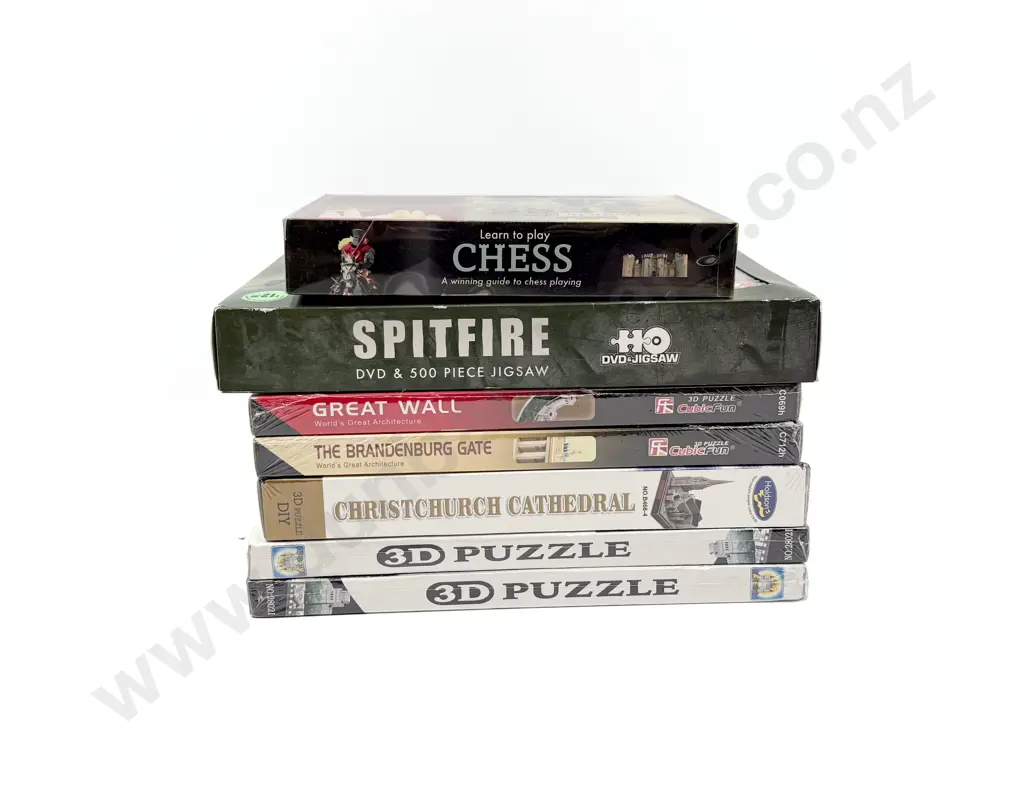 Quantity of Assorted 3D Puzzles etc Image 1++