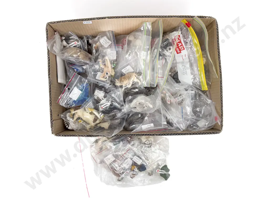 Good Qty of Schleich African And Farm Animals Image 1++