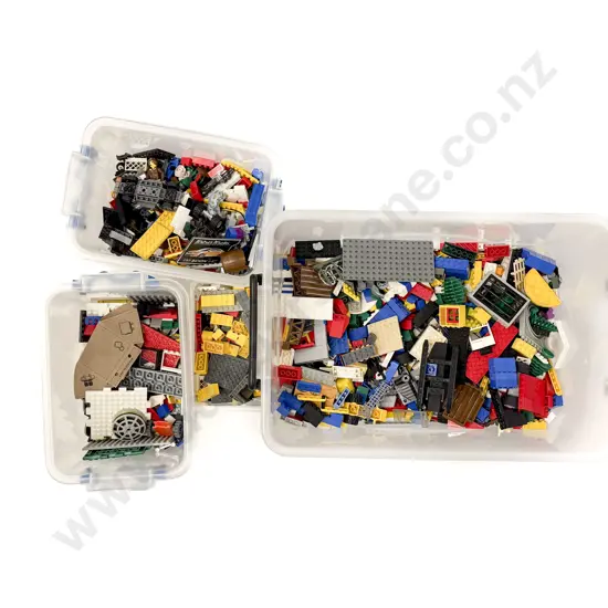 Qty of Lego to Include "Creator" "City" "Technic" and Other Vehicles all With Booklets