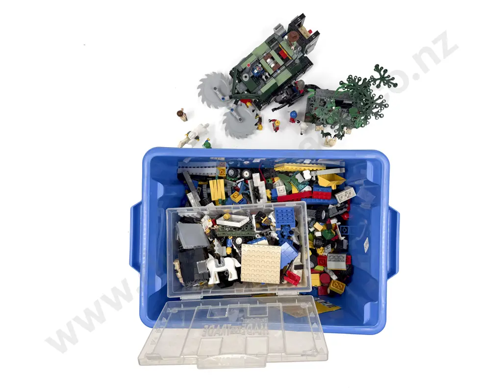 Lego - Six Indiana Jones Sets Image 1++
