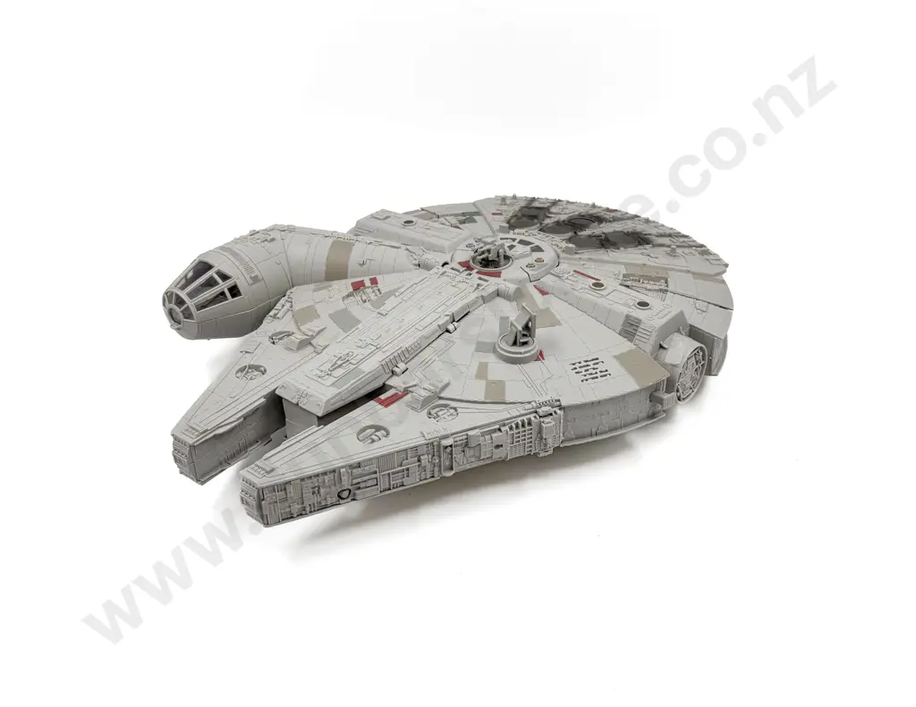 Hasbro Millennium Falcon 2.5 ' Image 1++
