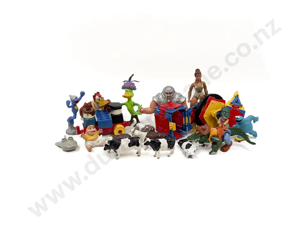 Qty of Assorted Modern Hard Plastc Toys Image 1++