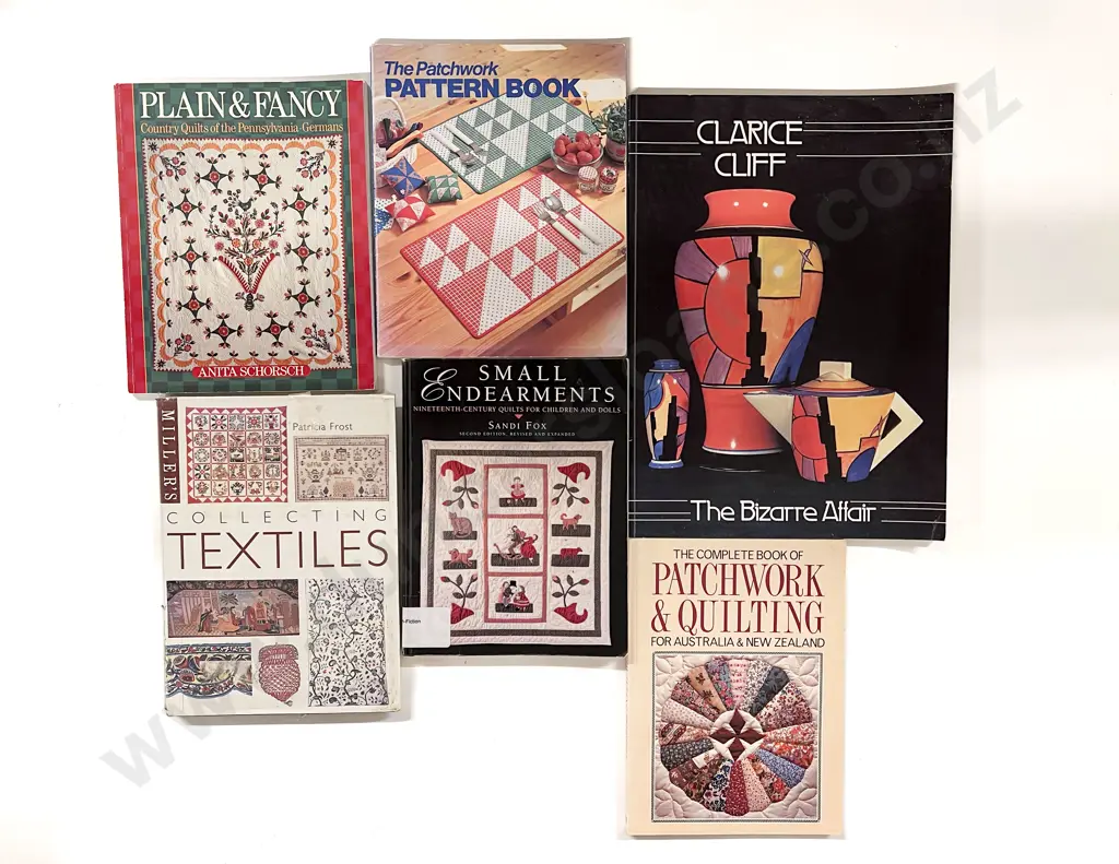 Collection of Quilt/Patchwork Books with Clarice Cliff 'The Bizarre Affair" Image 1++