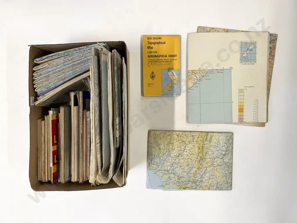 Box Quantity of Assorted Vintage Road Maps Image 1++
