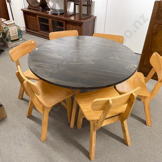 Modern Circular Dining Table and Six Chairs