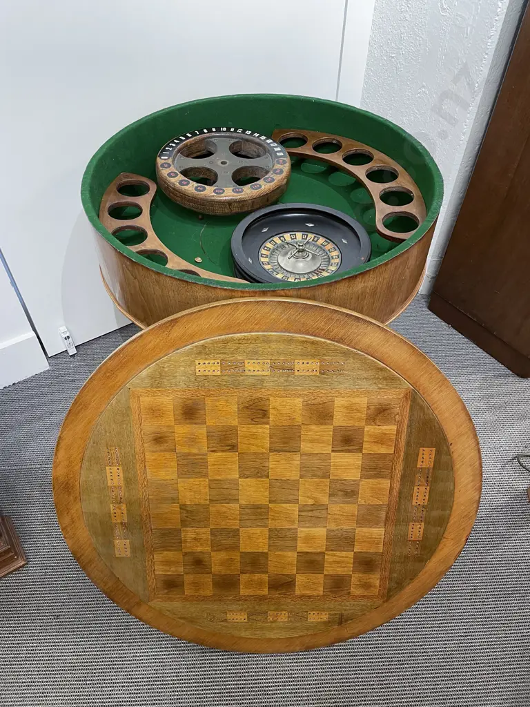 Art Deco Walnut Circular Games Table Image 1++