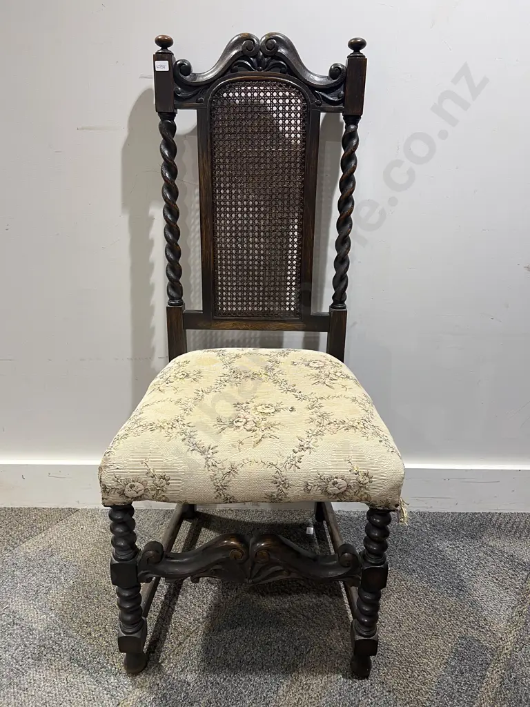 Jacobean Style Oak Single Chair Image 1++