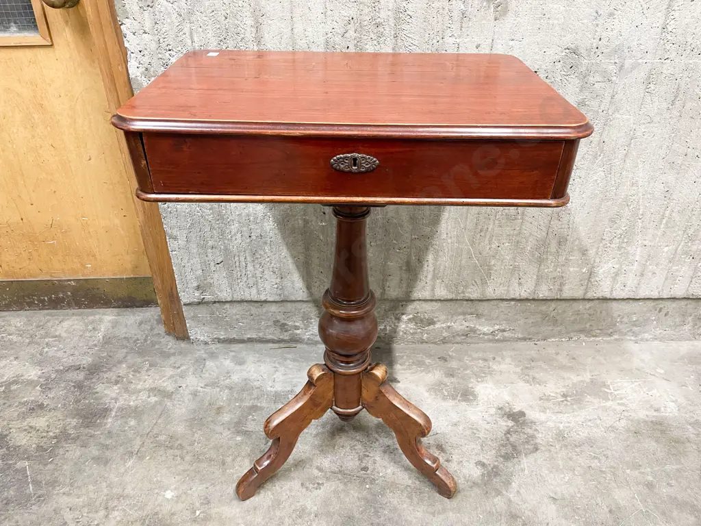 Victorian Mahogany Single Drawer Work Table Image 1++