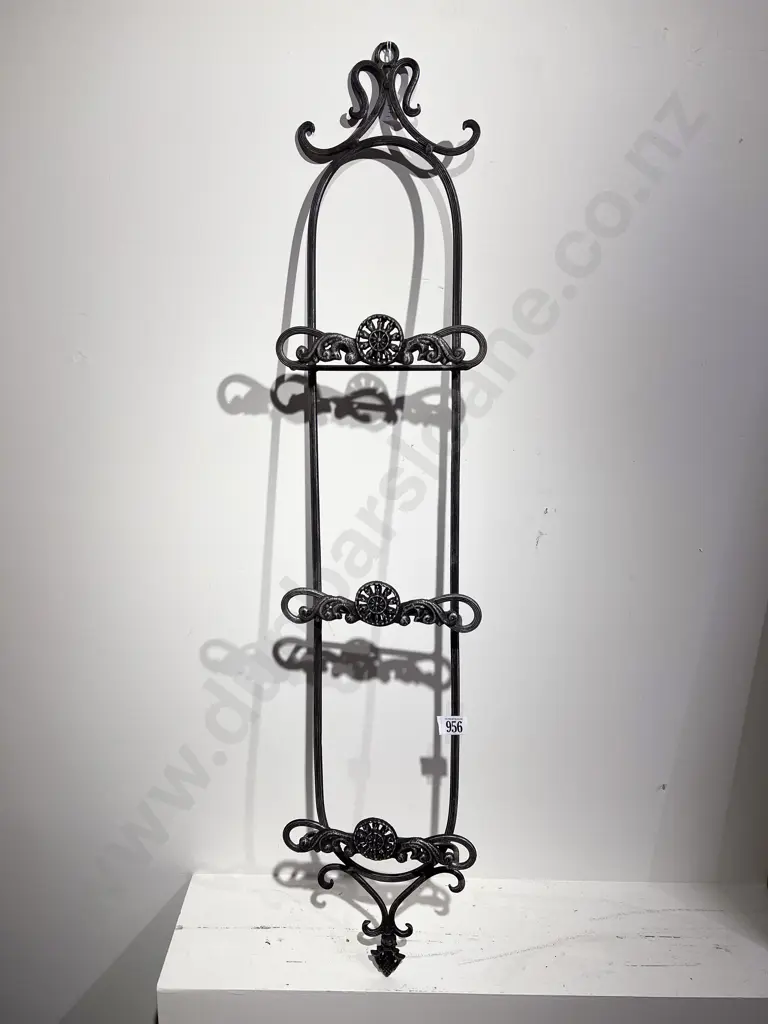 Wrought Metal Wall Plate Display Stand Image 1++