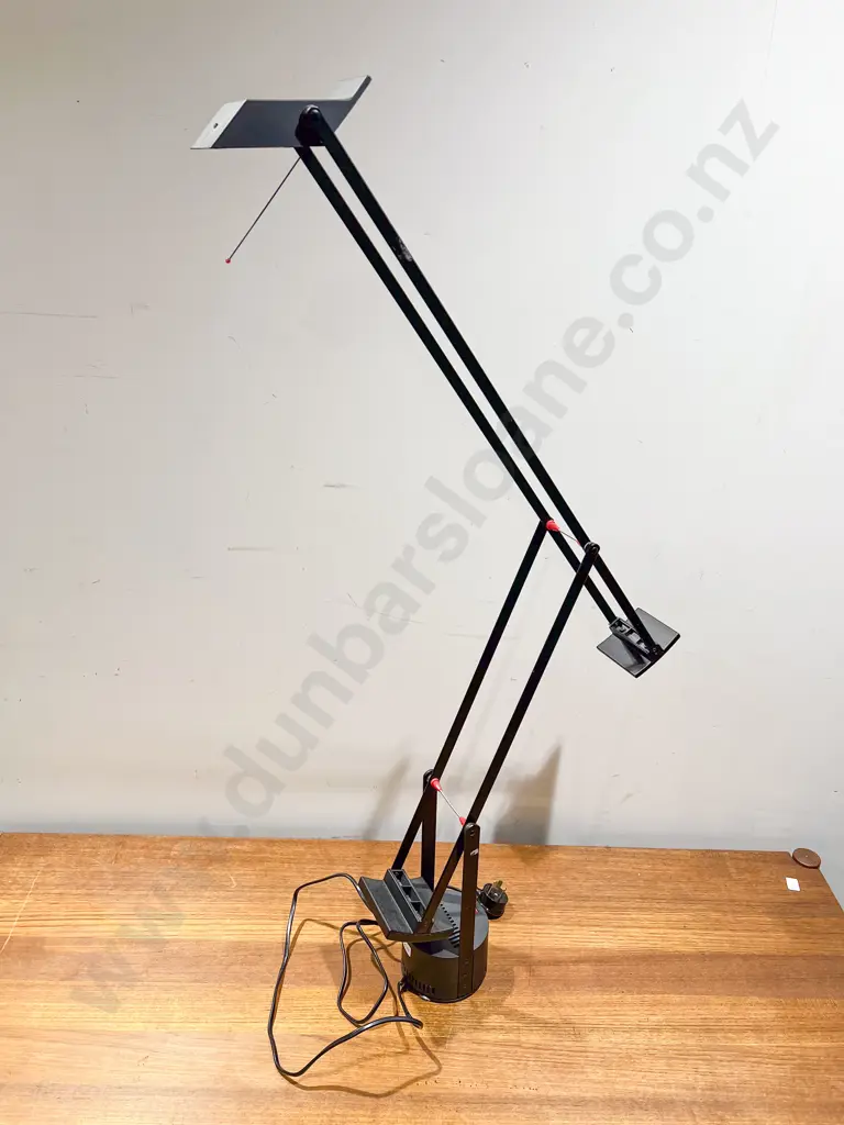 Artemide "Tizio" Lamp Designed by R. Sapper Image 1++