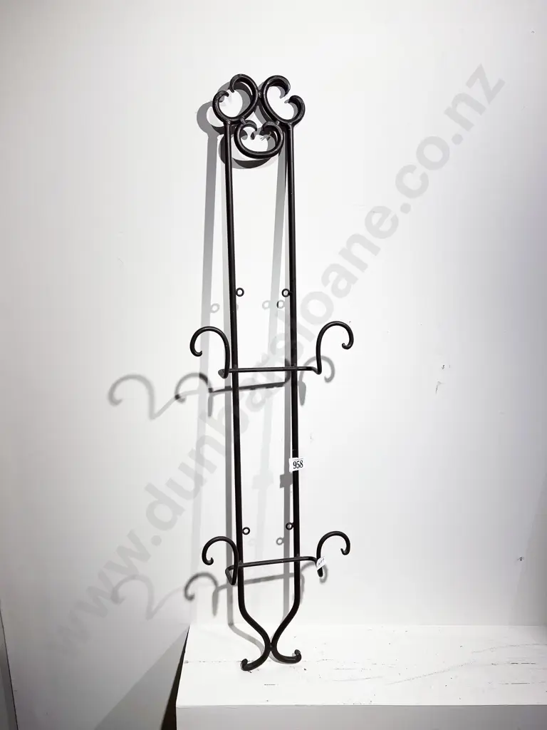 Wrought Metal Plate Display Stand Image 1++
