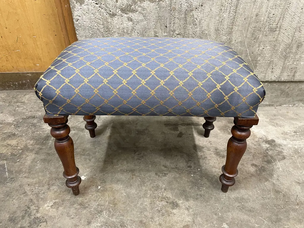 Victorian Mahogany Dressing Stool Image 1++