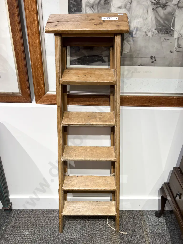 Set of Vintage Pine Steps Image 1++