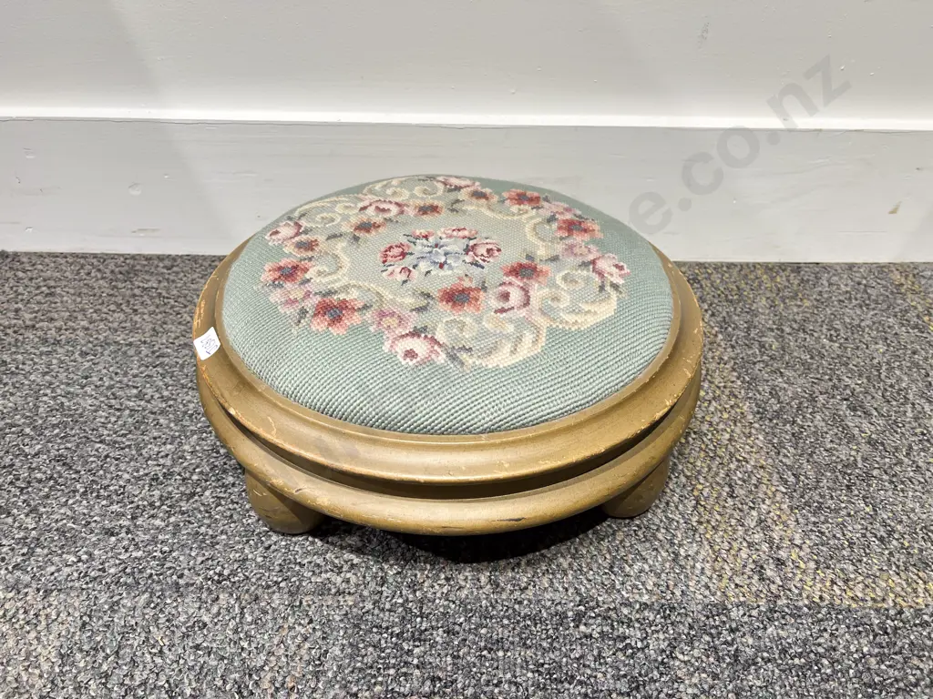 Victorian Tapestry Top Circular Foot Stool Image 1++