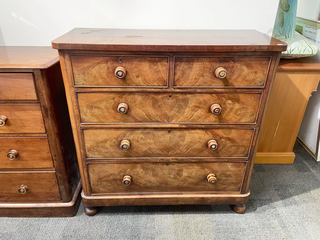 Victorian Mahogany Five Drawer Chest Image 1++