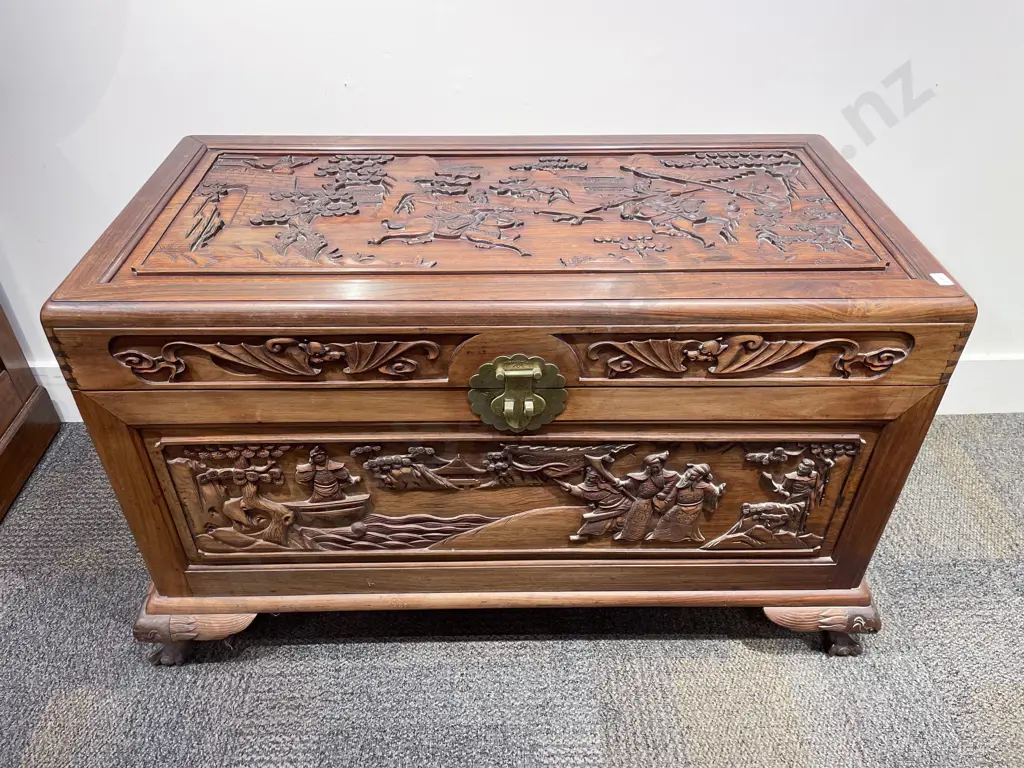A Good Quality Chinese Carved Rosewood Trunk Image 1++