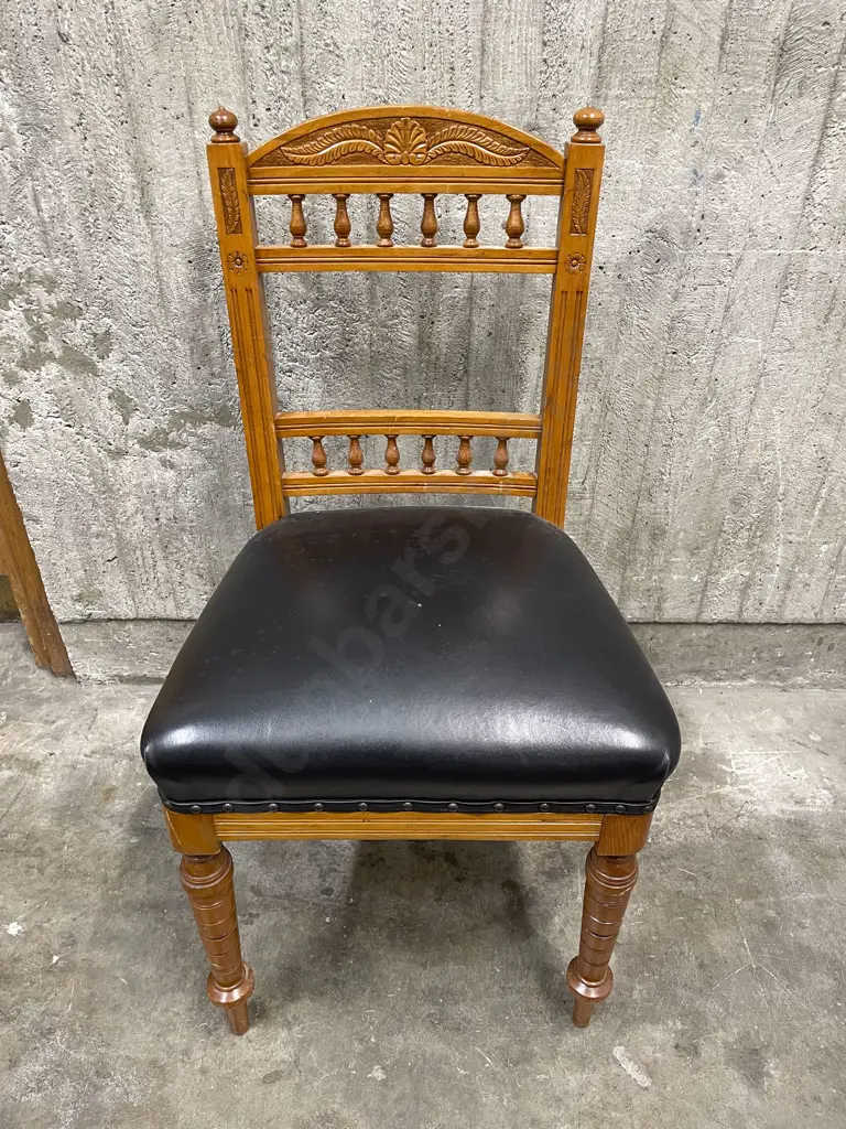 Victorian Single Chair Image 1++