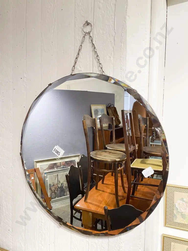 Circular Bevelled Mirror Image 1++