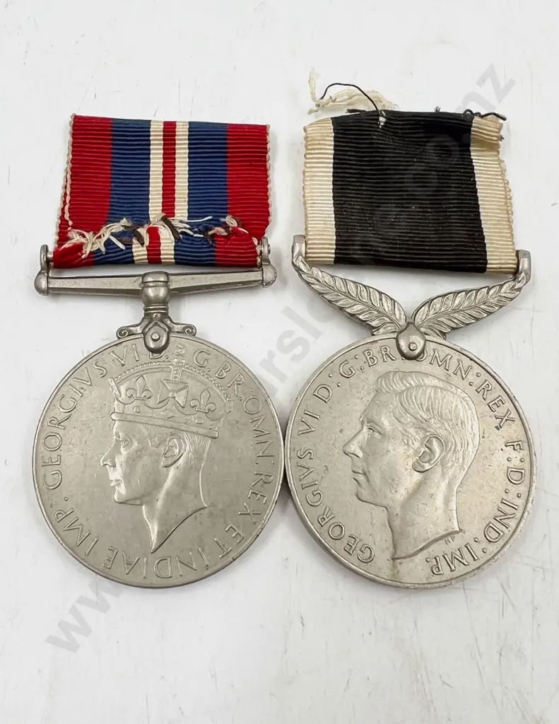 New Zealand Service Medal 1939–1945 and WWII War Medal Image 1++