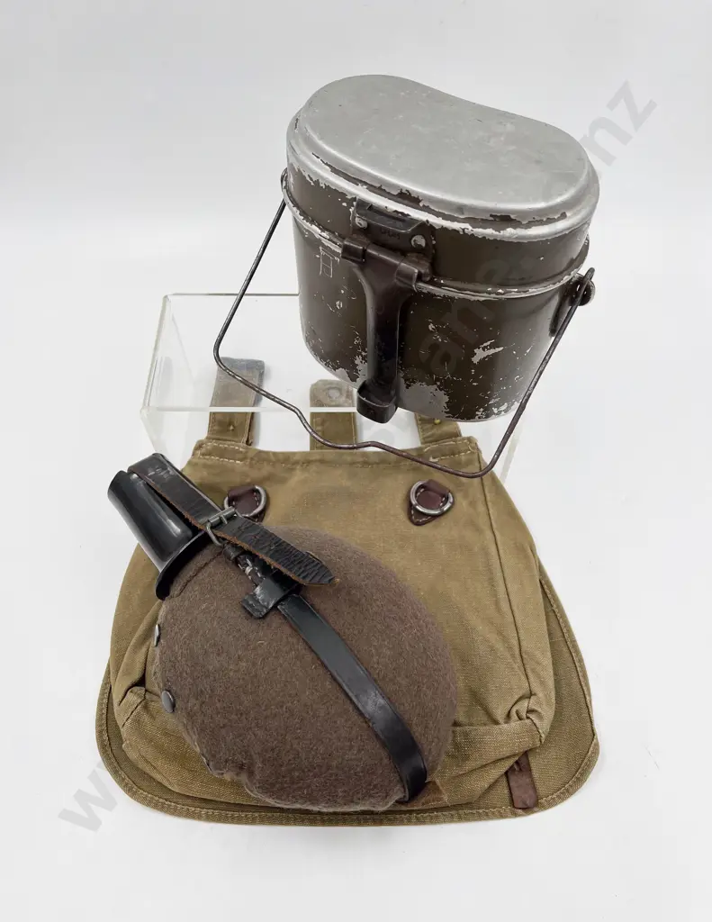 WWII German C1941 Kockgesschirr (Mess Tin) 8L Canteen and Breadbag Image 1++