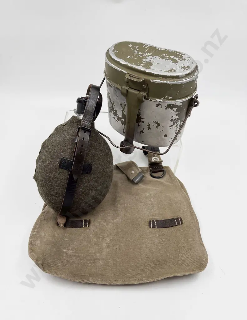WWII German C1942 Kockgesschirr (Mess Tin) with 8L Canteen and Breadbag Image 1++