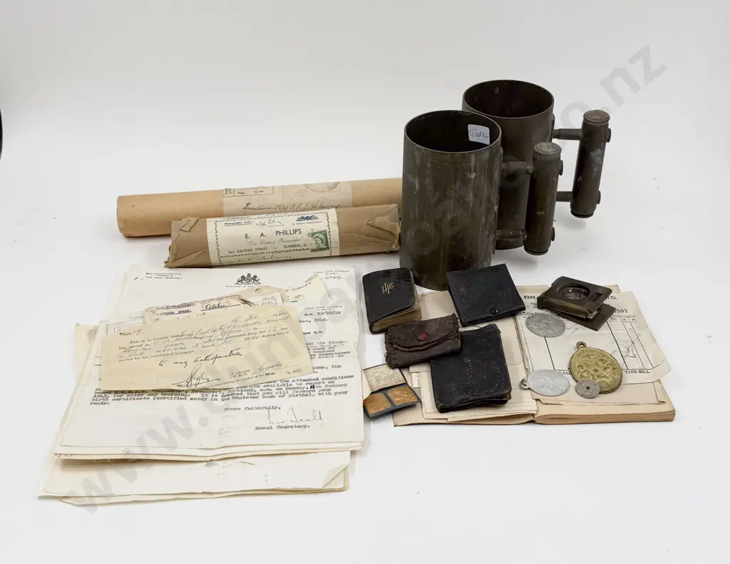 Collection WWII Documents and Paraphernalia Image 1++
