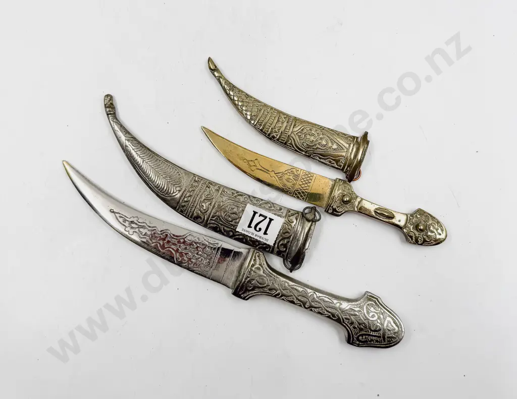 Two Arabic Jambiya Daggers with Scabbards Image 1++