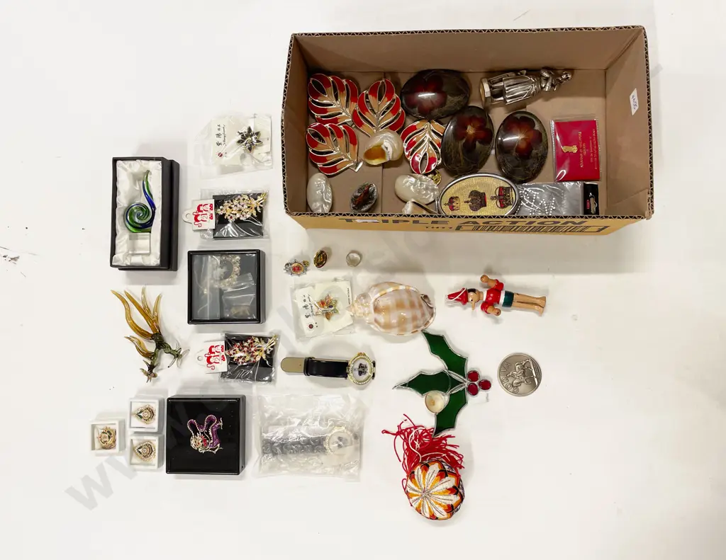 Box Qty of Assorted As New Items Image 1++