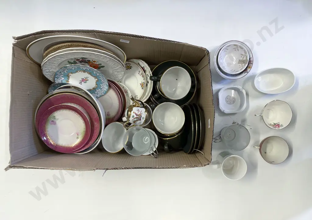 Qty of Assorted Fancy China Image 1++