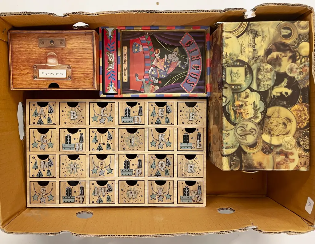 Disney Mickey Mouse "Maestro Mickey" Wind Up Music Box and Assorted Image 1++