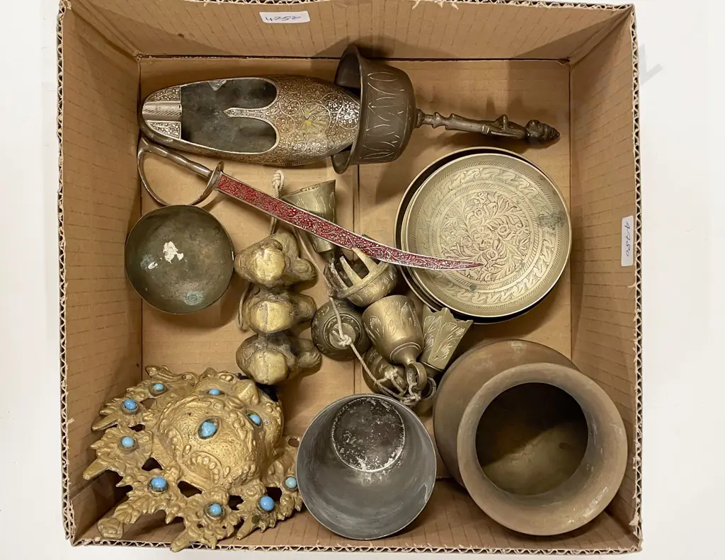 Qty of Assorted Brassware etc Image 1++