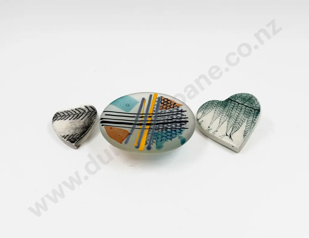 Art Glass Dish together with Two Pottery Wall Hangings Image 1++